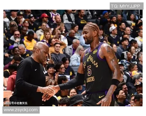 湖人对决快船精彩录像回放全程分析与赛后点评